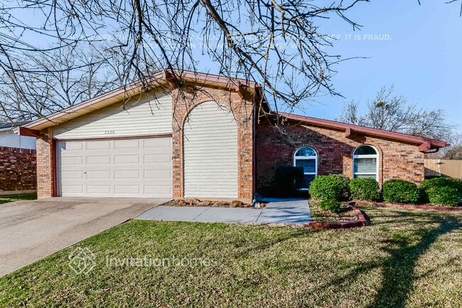 Building Photo - 2600 Treeview Dr