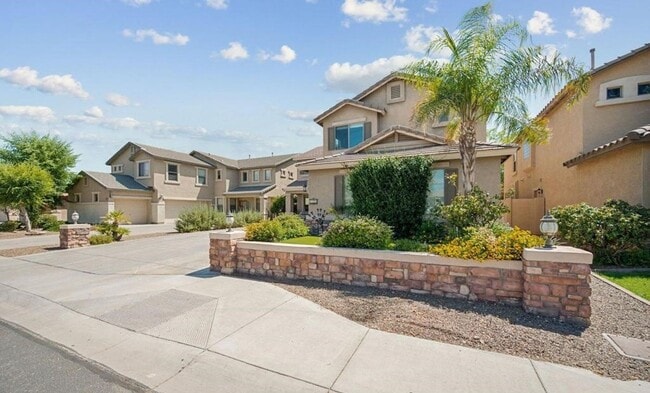 Building Photo - Gorgeous Phoenix Pool Home For Lease