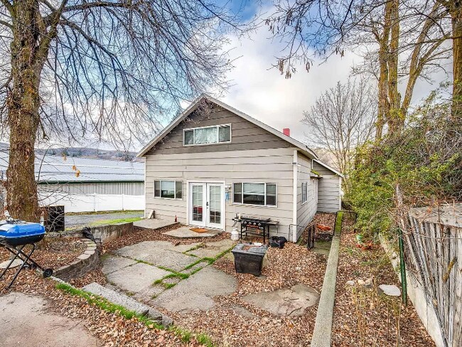 Foto del edificio - 705 S East St