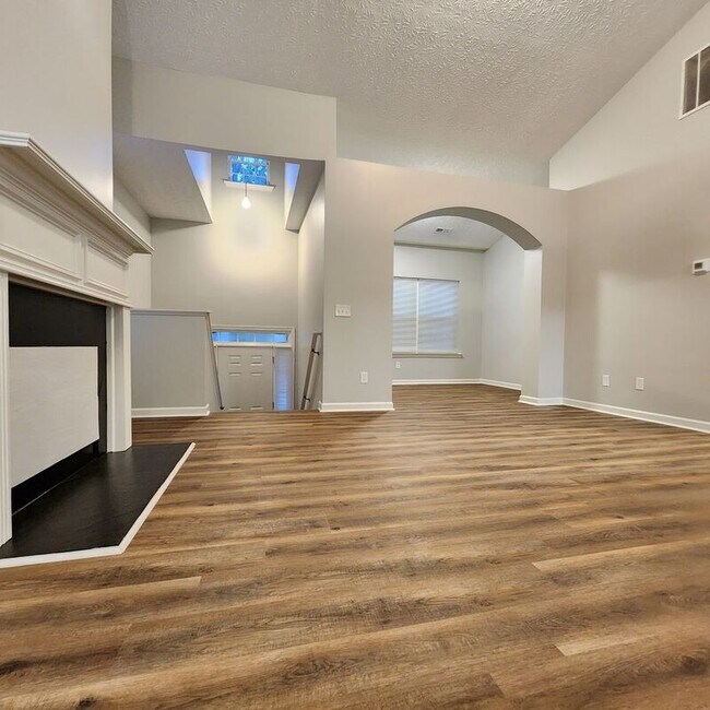 Building Photo - 4095 Robin Cir