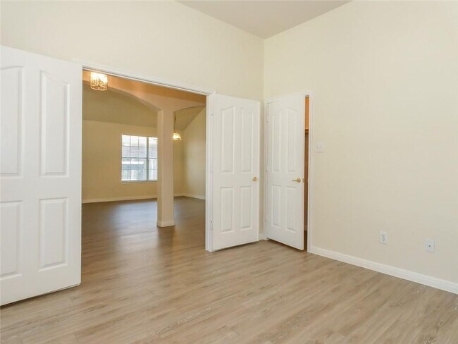 Building Photo - 3721 Cheyenne St