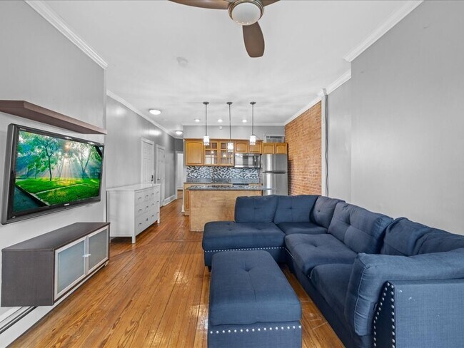 Foto del edificio - 883 Harrison Ave
