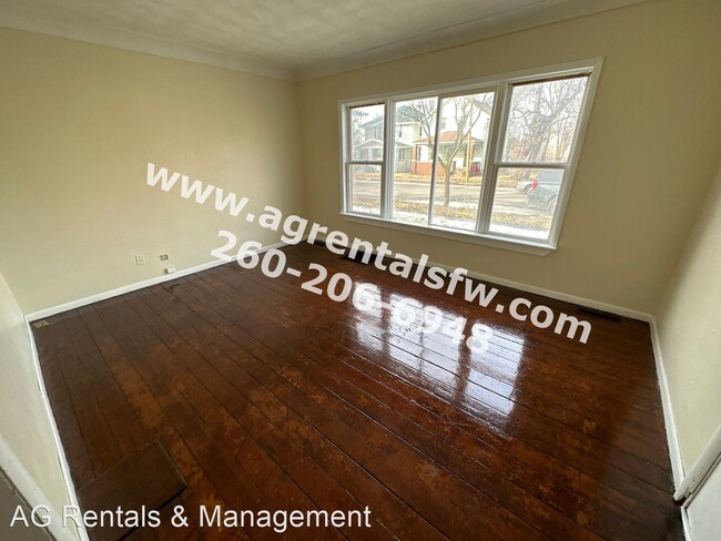 Building Photo - 3 br, 2 bath House - 820 E Lewis St