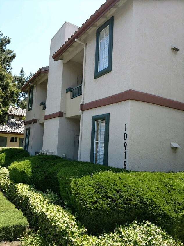 Foto principal - Upper level corner unit in the Hilltop of ...