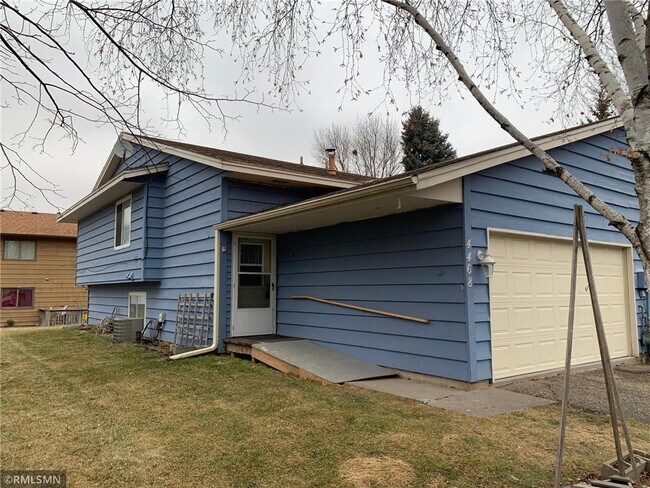 Foto del edificio - 4468 Cinnamon Ridge Cir