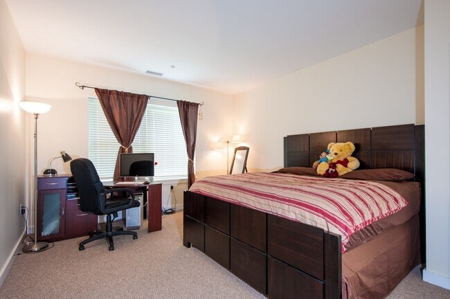 Foto del edificio - 99 Chestnut Hill Ave