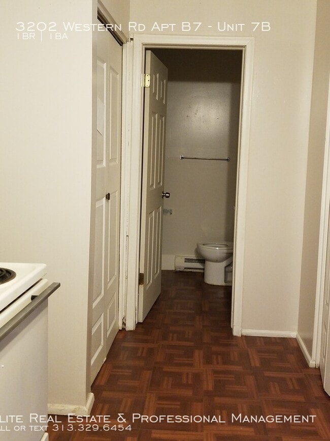 Foto del edificio - 1 Bedroom Apartment- Western Rd