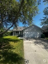 Building Photo - 2615 Snapdragon St
