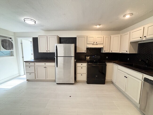 Photo - 1395 S 900 E Apartment