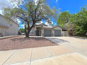Building Photo - 848 Sunset Park Dr