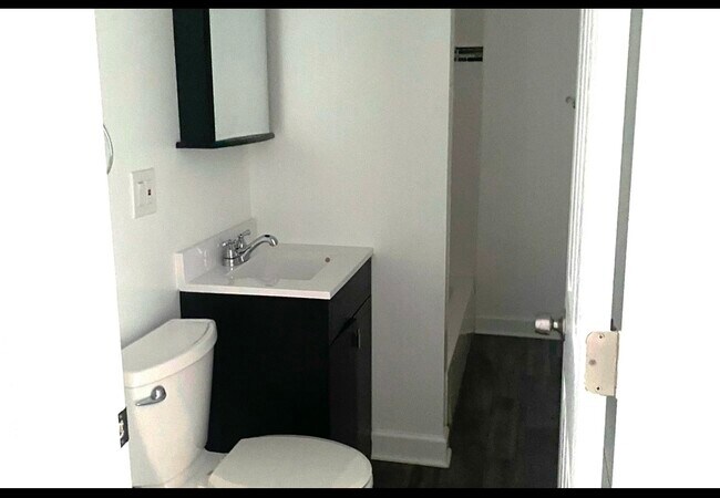 Foto del edificio - 839 W Cornelia Ave