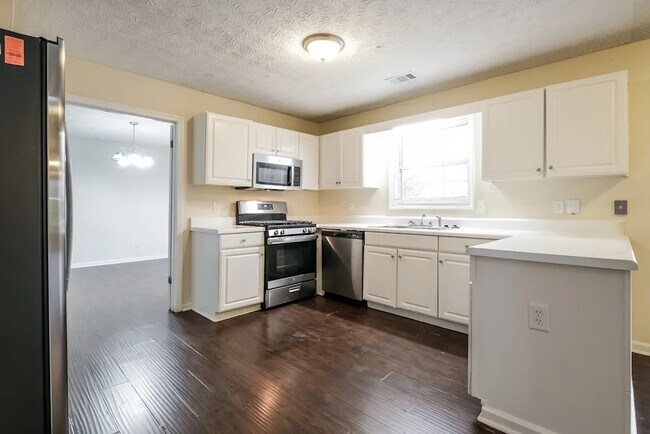 Foto del edificio - 128 Meadowview Ln