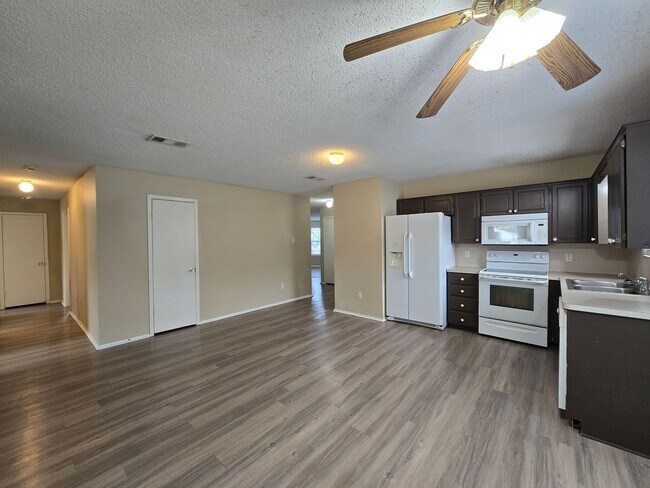 Foto del edificio - Coming Soon !!