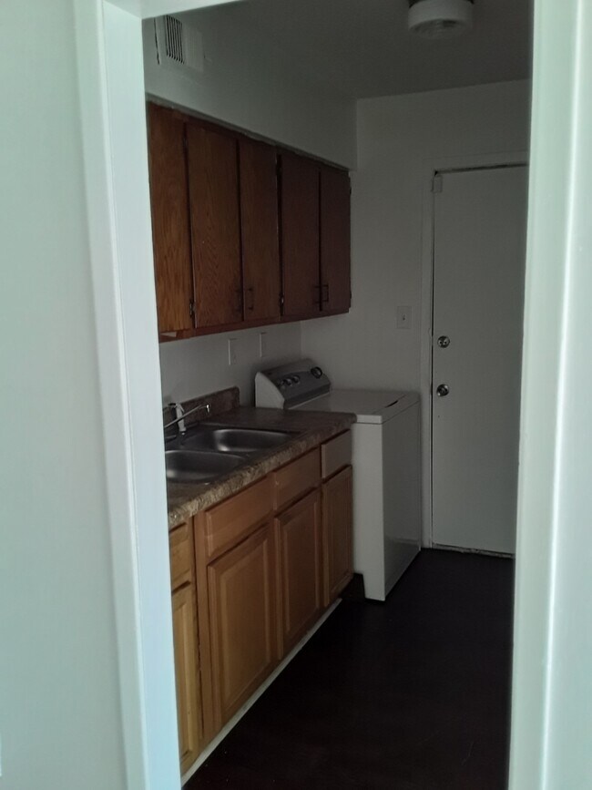 Kitchen - 2954 Grenadier Cove