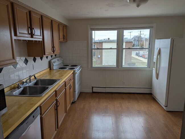 Building Photo - 29 Woodbine St