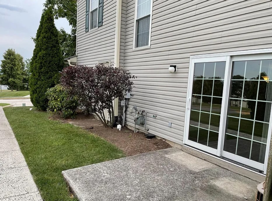 Primary Photo - 463 Stoneglen St