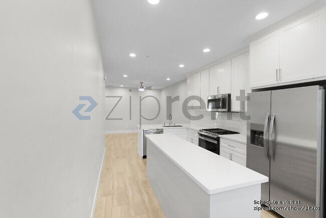 Building Photo - Unit