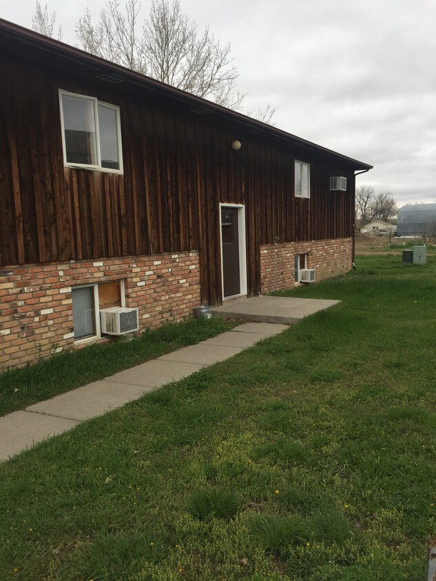 2811 Box Elder St, Miles City, MT 59301 Townhome Rentals in Miles