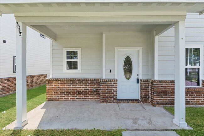 Building Photo - 3045 Barling St