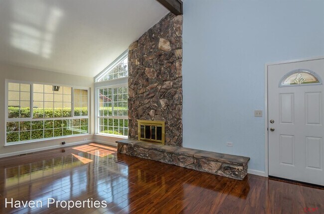 Foto del edificio - 4 br, 3 bath House - 810 Del Rio Ave