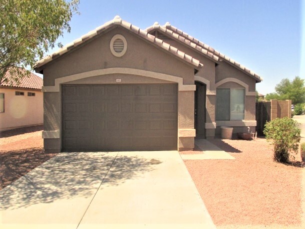 Foto principal - 1802 S 63rd Ln