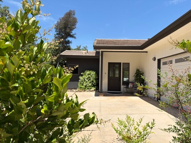 Foto del edificio - 340A Longhorn Ln