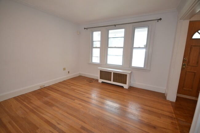 Building Photo - 222 N Harvard St