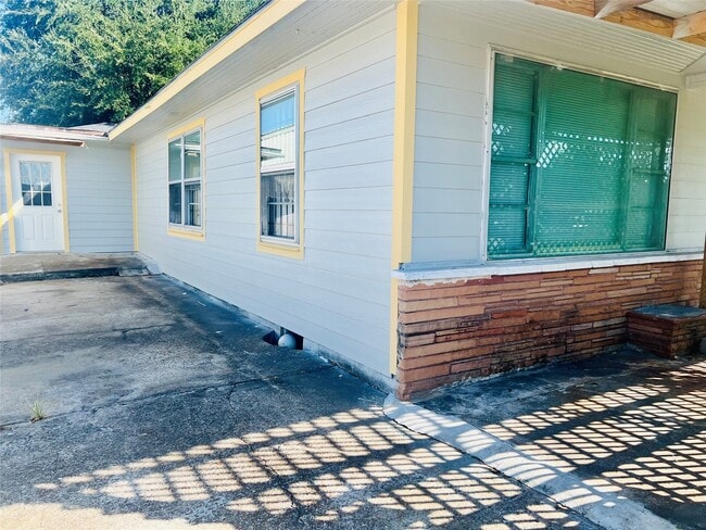 Building Photo - 7328 Bauman Rd