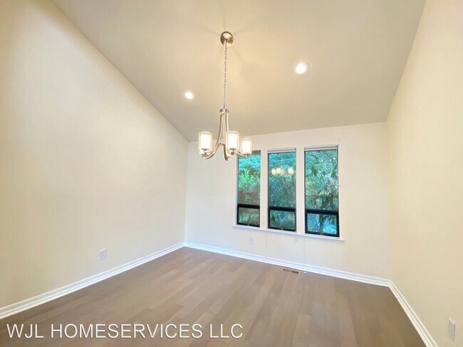 Foto del edificio - 4 br, 3 bath House - 12911 SE 45th Lane