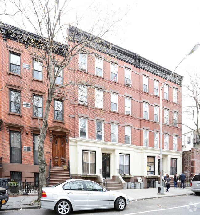 Building Photo - 378 Sackett St