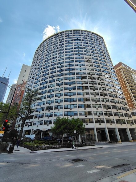 Building Photo - 1150 N Lake Shore Dr