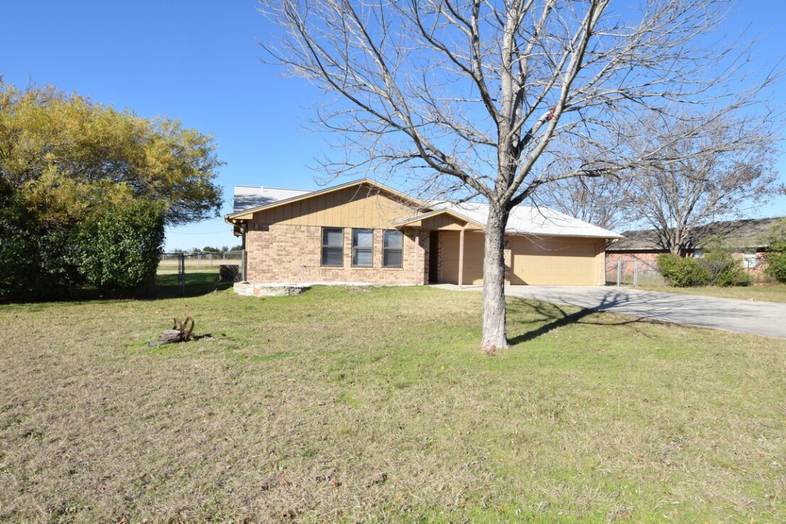 Primary Photo - 210 Brandy Loop