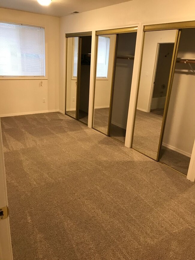 Building Photo - Corvallis triplex