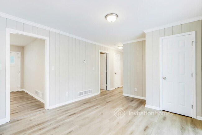 Foto del edificio - 2215 Kilarney Rd