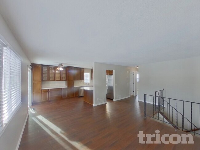 Building Photo - 1442 Laurel Ave