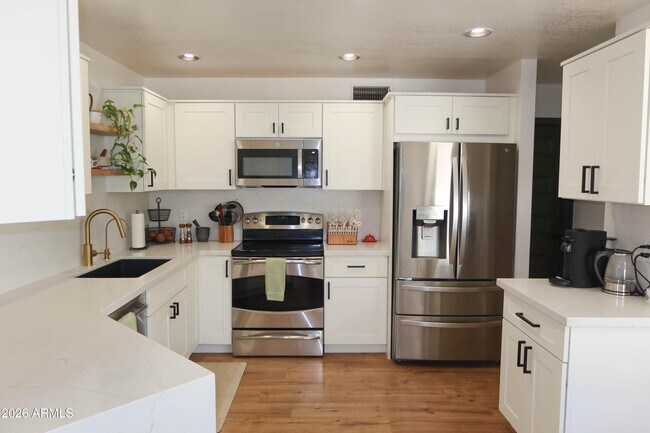 Foto del edificio - 3113 E Topeka Dr