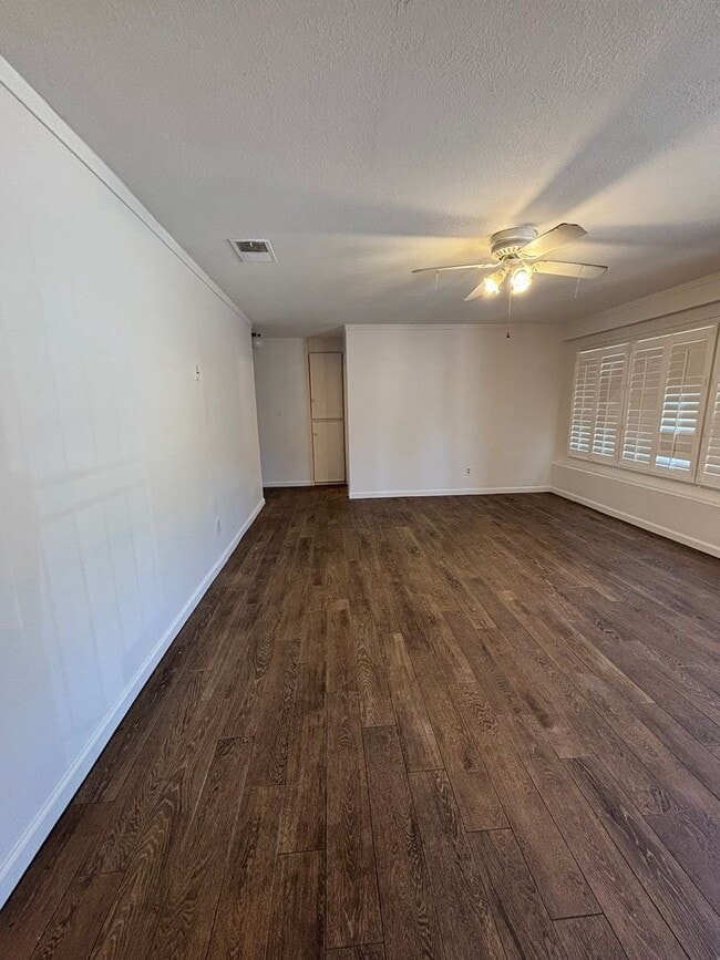 Building Photo - 4122 Aragon Dr