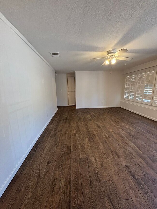 Foto del edificio - 4122 Aragon Dr