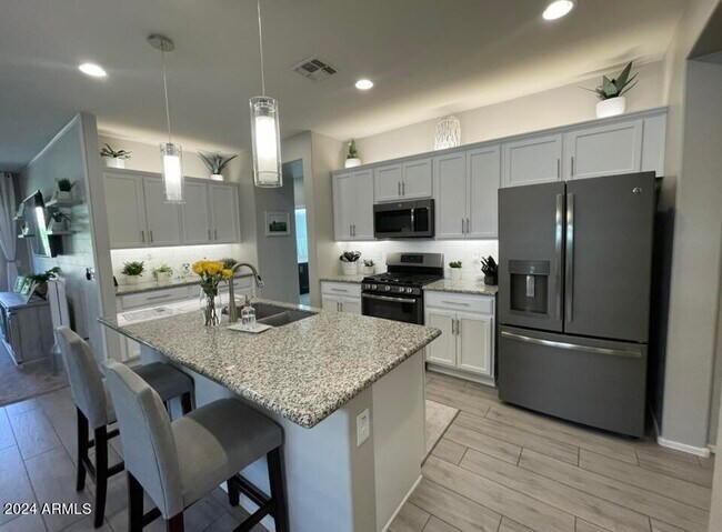 Building Photo - 10462 W Bajada Rd