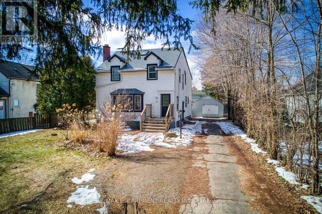 Building Photo - 142 Ewen Rd