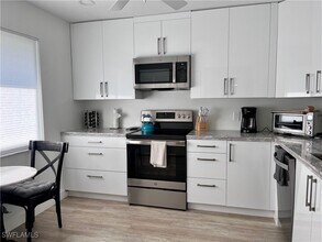 Building Photo - 232 Memory Ln Building Photo - 232 Memory Ln