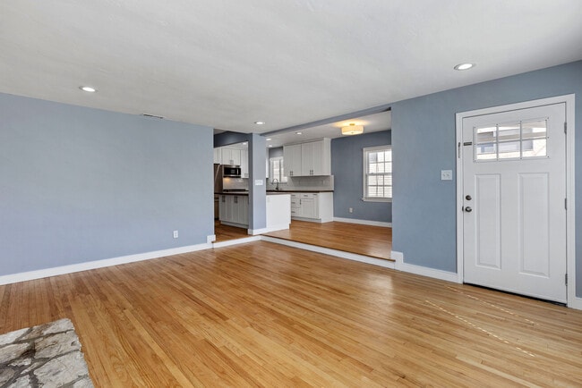 Building Photo - 435 Longfellow Ave