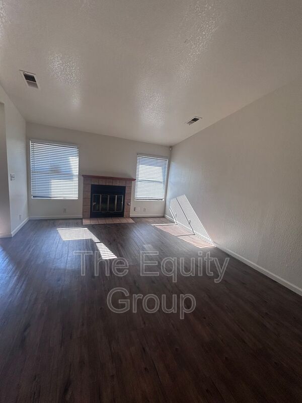 Foto del edificio - 4134 W Douglas Ave