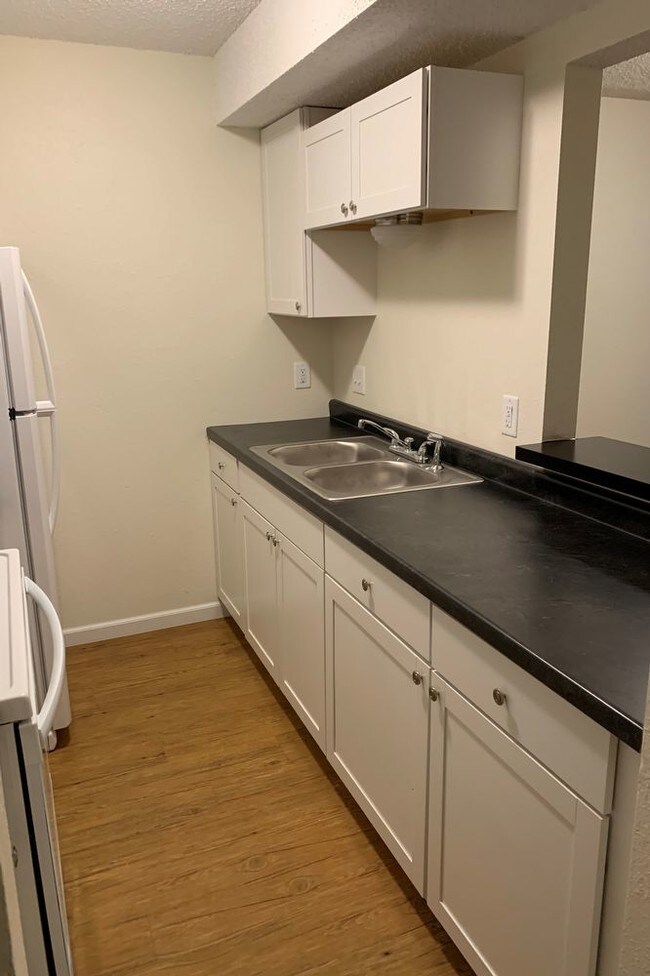 Foto del edificio - Move in special 100 of first months rent