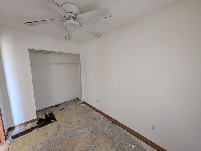 Building Photo - 513 W Lawrence St