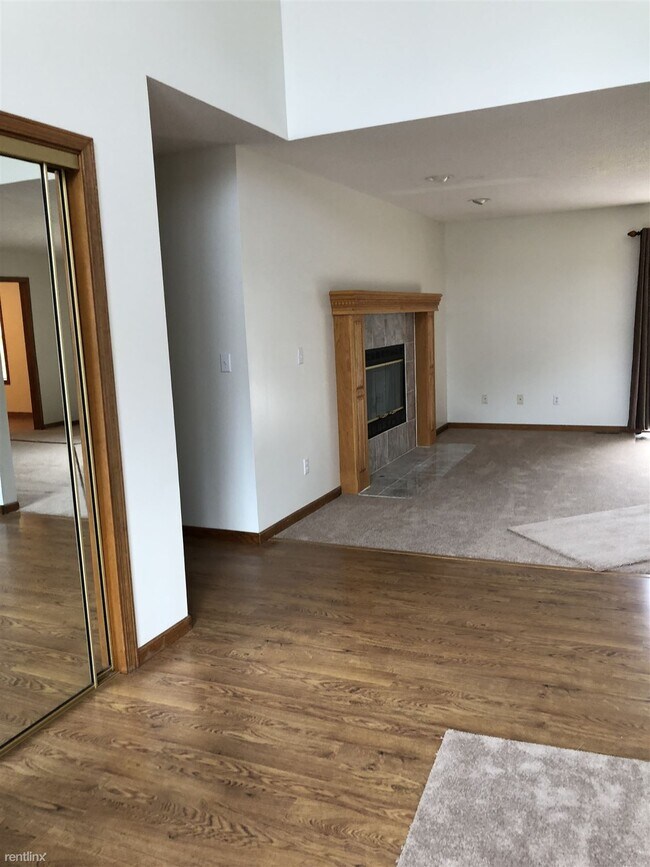 Building Photo - 4 br, 3 bath House - 3208 S Mark Twain Ave