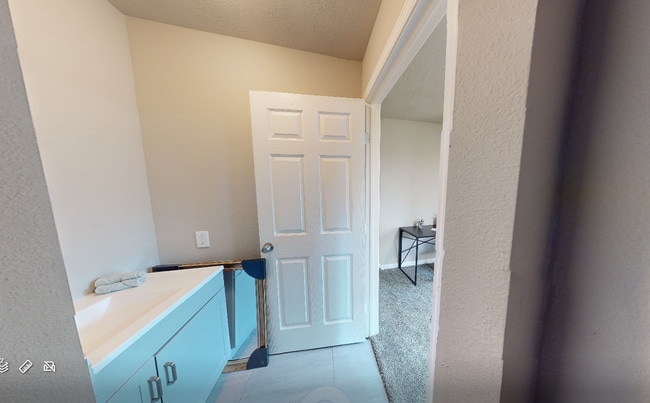 Photo - 1917 Sadler St House