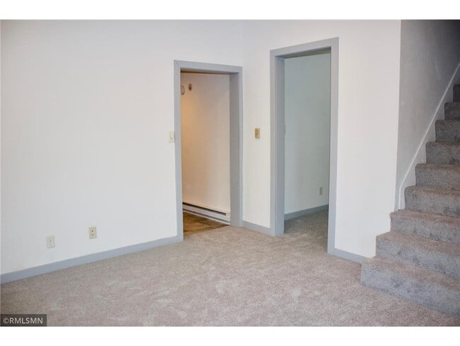 Foto del edificio - 215-212 12th Ave N