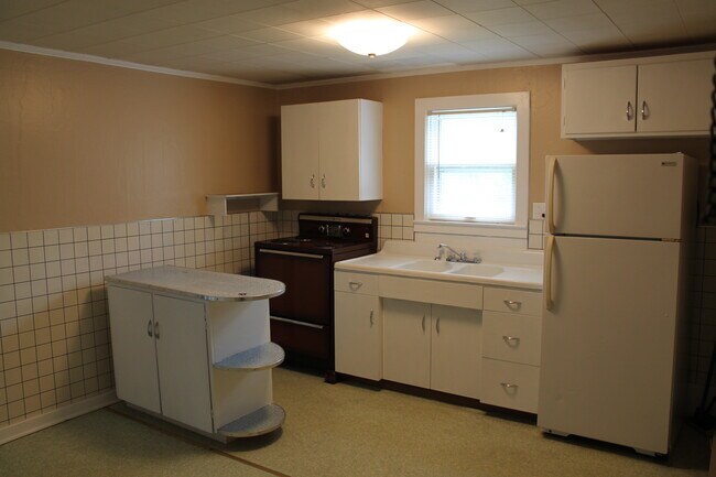 Building Photo - 211 N. New st. Apt. 2