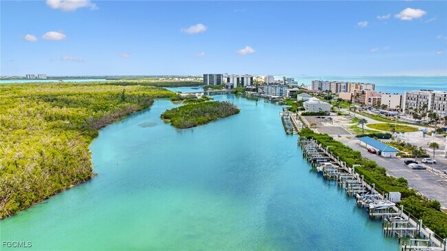 Foto del edificio - 25740 Hickory Blvd